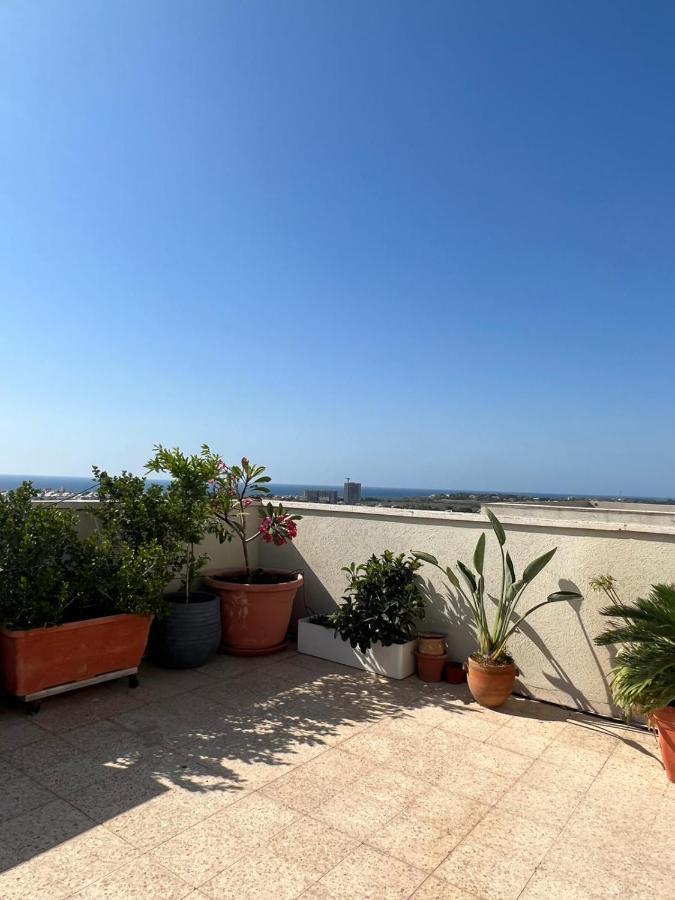 Apartmán סטודיו חדש ויפה עם נוף לים Netanja Exteriér fotografie